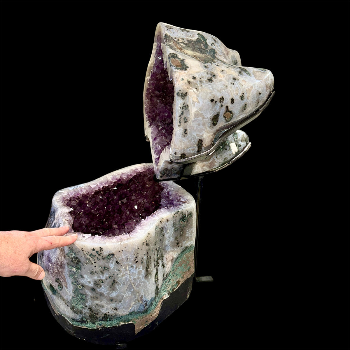 Geoda de amatista completa 76 kg. joyero gigante Munay Minerales Mallorca
