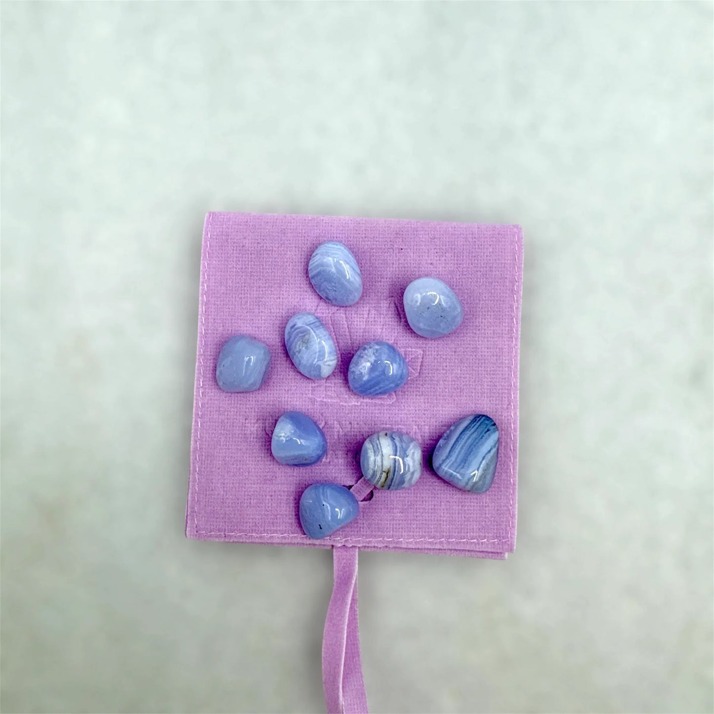 Ágata calcedonia de banda azul rodados pequeños - Munay Minerales Palma de Mallorca Spain 