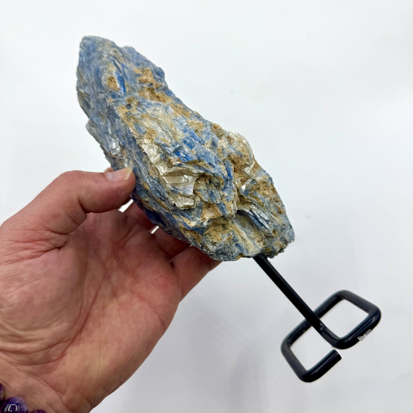 Kyanite on a metallic base, 1 kg. Munay Minerals, Mallorca