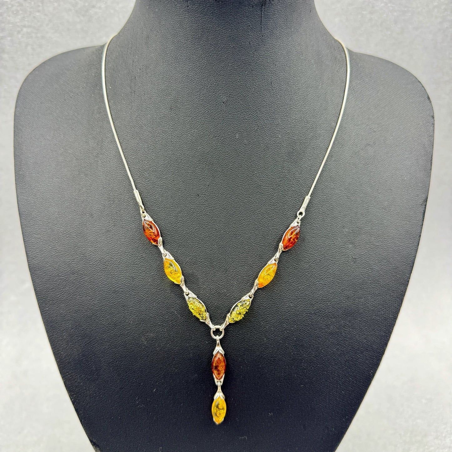 Colgante de ambar báltico en plata de ley - Munay Minerales Palma de Mallorca Spain 