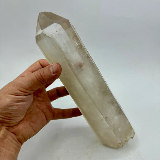 Cuarzo maestro canalizador sin pulir 1,8 kg. - MUNAY MINERALES MALLORCA