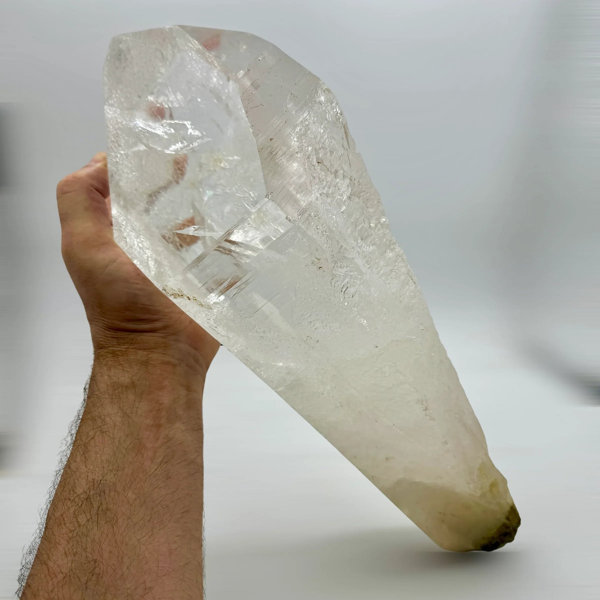 Cuarzo maestro lemuriano Arcoíris 10,5 kg. con base metálica - MUNAY MINERALES MALLORCA