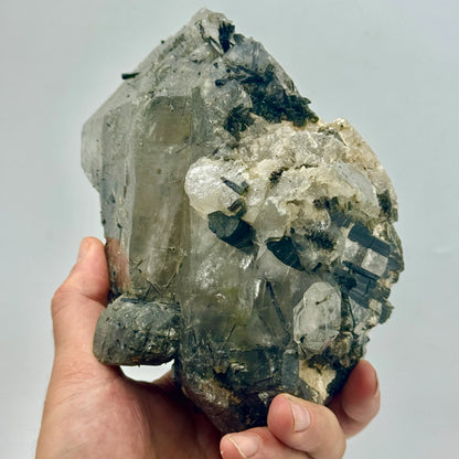 Cuarzo con turmalinas negras y verdes 3 kg. - MUNAY MINERALES MALLORCA