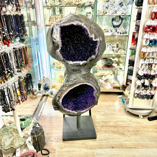 Geoda completa de amatista 164 kg. (Consultar precio) - MUNAY MINERALES MALLORCA