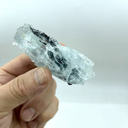 Aguamarina con turmalina negra