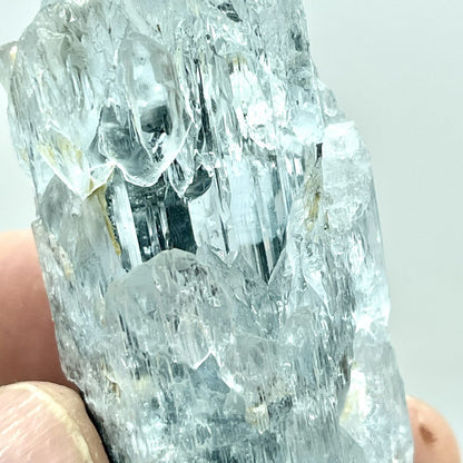 Aguamarina con turmalina negra