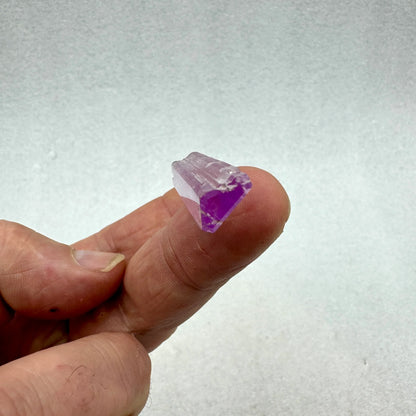 Kunzita semi pulida espodumena de Afganistán - MUNAY MINERALES MALLORCA