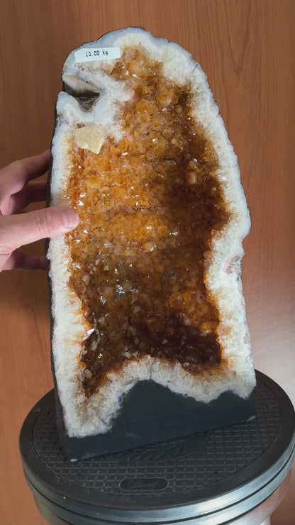 Citrine geode 13 kg.