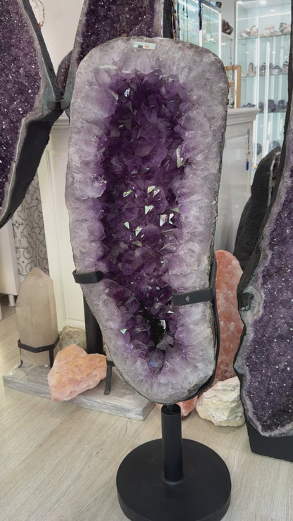 Amethyst geode rotating base (Check price)