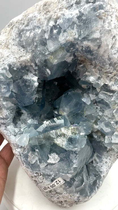 Celestine geode 12 kg. Munay Minerals Mallorca