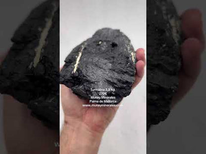 Turmalina negra 3,8 kg.