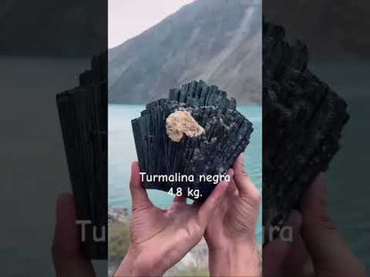 Turmalina negra 4,8 kg.