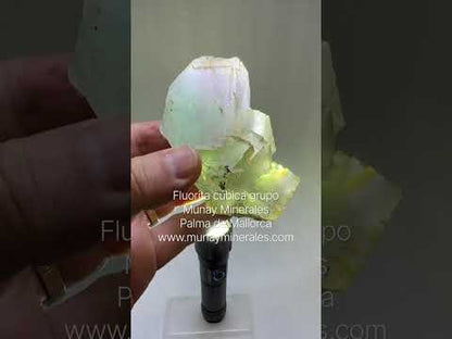 Fluorita cúbica grupo verde violeta púrpura