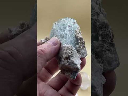 Aguamarina en matriz Munay Minerales Mallorca