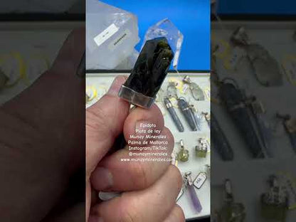 Epidota colgante en plata de ley